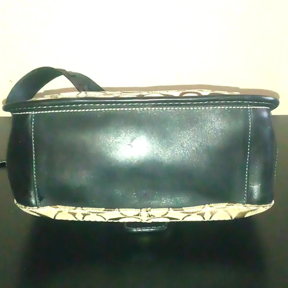 Coach - Picture 3 of 7